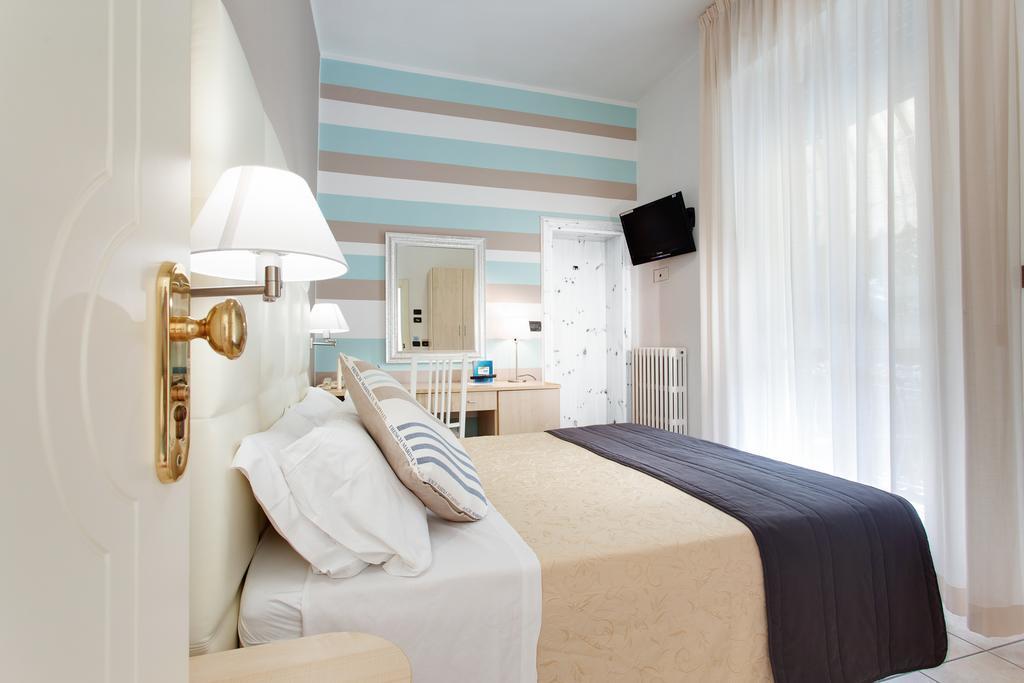 Hotel Flora Milano Marittima Ngoại thất bức ảnh